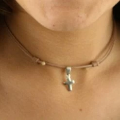 Collier Avec Pendentif Croix En Argent Alois