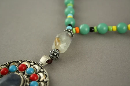 Collier Ethnique Pierres Et Métal Argenté Amalia – Image 5