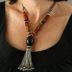 Collier Avec Pompon De Chaines Et Perles Anneliese